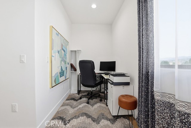 Detail Gallery Image 14 of 32 For 6511 N Contour Ln, North Hollywood,  CA 91606 - 3 Beds | 3/1 Baths