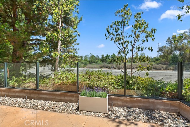 57 Alevera Street, Irvine CA: https://media.crmls.org/medias/cee4ad08-c6db-40e2-9db0-2c26fe020476.jpg