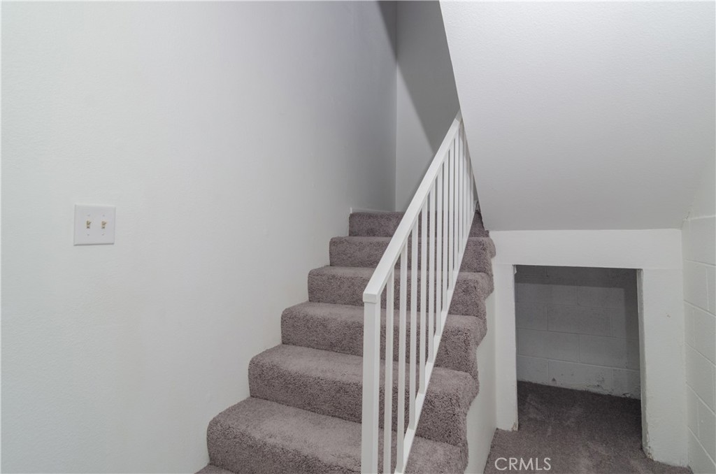 https://media.crmls.org/medias/cee594b0-d58e-4417-b12a-bd1d4a41742a.jpg?preset=X-Large