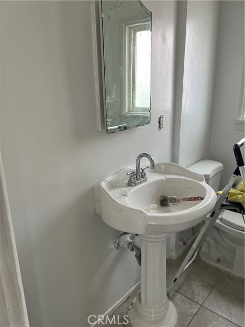 1709 Washington Street, Needles CA: https://media.crmls.org/medias/cee5e3e1-c536-4a91-b5a9-cd9f977efa9c.jpg