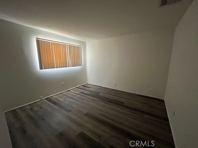 https://media.crmls.org/medias/cee67b31-d850-41a4-a377-e5c3d1251bc3.jpg?preset=X-Large