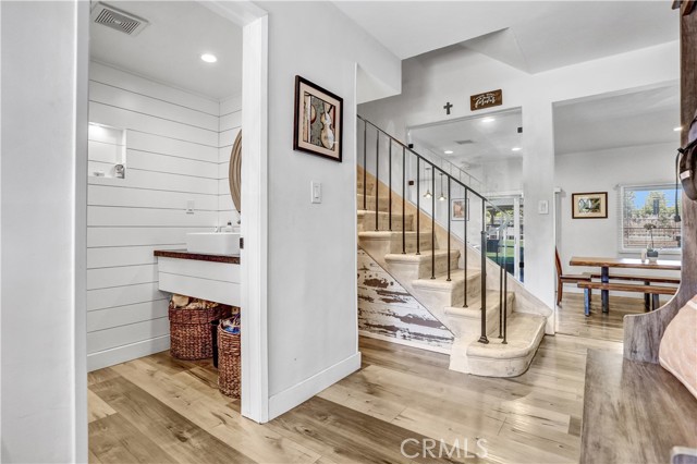 Detail Gallery Image 4 of 17 For 8308 Jason Ave, West Hills,  CA 91304 - 4 Beds | 2/1 Baths