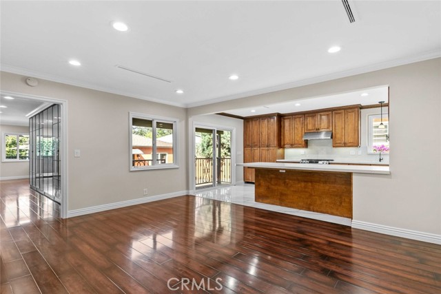 Detail Gallery Image 16 of 61 For 415 Birmingham Rd, Burbank,  CA 91504 - 4 Beds | 3/1 Baths