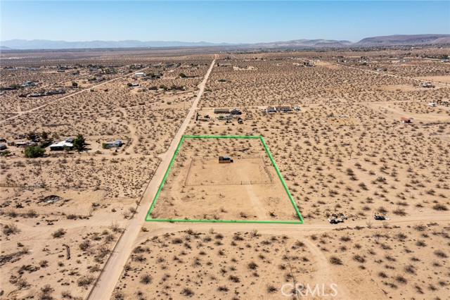 1234 Castillo Road, Landers CA: https://media.crmls.org/medias/cee6d287-3d3e-4205-a35e-d58f47c6ca80.jpg