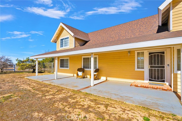 Detail Gallery Image 4 of 69 For 11062 Hollister Rd, Oak Hills,  CA 92344 - 4 Beds | 3 Baths