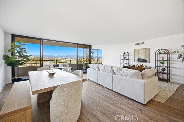 Detail Gallery Image 2 of 28 For 4316 Marina City #633,  Marina Del Rey,  CA 90292 - 3 Beds | 2 Baths