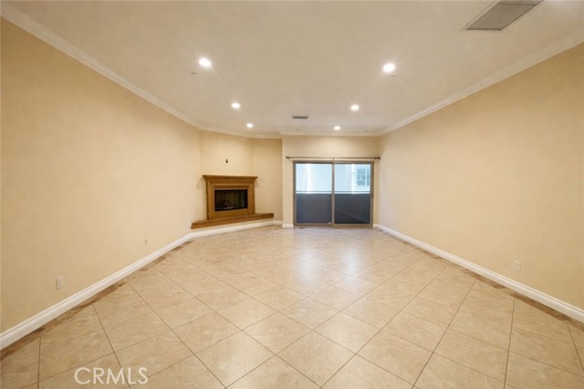 Detail Gallery Image 5 of 20 For 5234 Vantage #105,  Valley Village,  CA 91607 - 2 Beds | 3 Baths