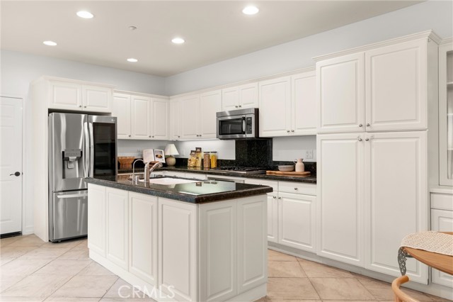 5 Orange Blossom Circle, Mission Viejo CA: https://media.crmls.org/medias/cee8a24a-1395-440f-a9ff-4717775505e5.jpg