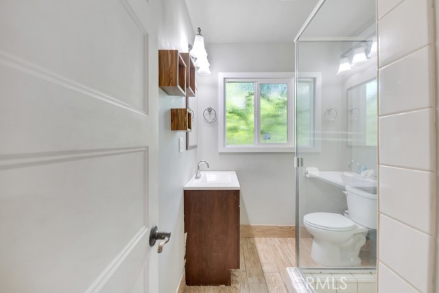 Detail Gallery Image 20 of 36 For 10923 Haskell Ave, Granada Hills,  CA 91344 - 3 Beds | 2 Baths