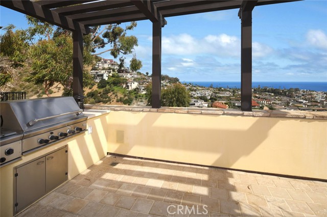 Detail Gallery Image 22 of 26 For 1131 Emerald Bay, Laguna Beach,  CA 92651 - 5 Beds | 5/1 Baths