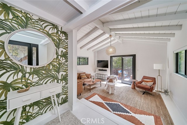 Detail Gallery Image 6 of 33 For 8457 Ridpath Dr, Los Angeles,  CA 90046 - 3 Beds | 2 Baths