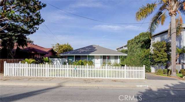 2003 Farrell Avenue, Redondo Beach, California 90278, 5 Bedrooms Bedrooms, ,3 BathroomsBathrooms,Residential,Sold,Farrell,SB22004385