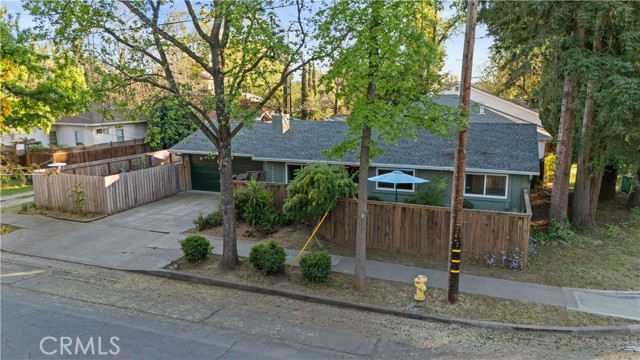 Detail Gallery Image 11 of 57 For 1608 Broadway, Chico,  CA 95928 - 3 Beds | 2 Baths