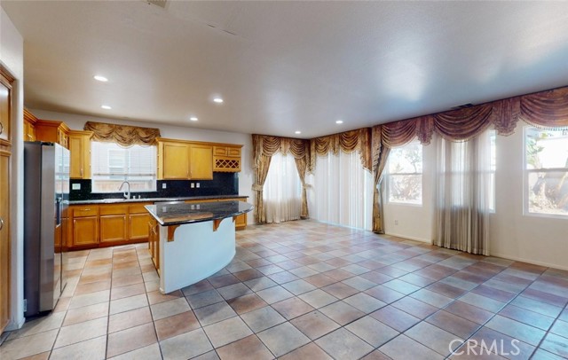 Detail Gallery Image 8 of 40 For 19 Sorbonne, Westminster,  CA 92683 - 5 Beds | 3 Baths