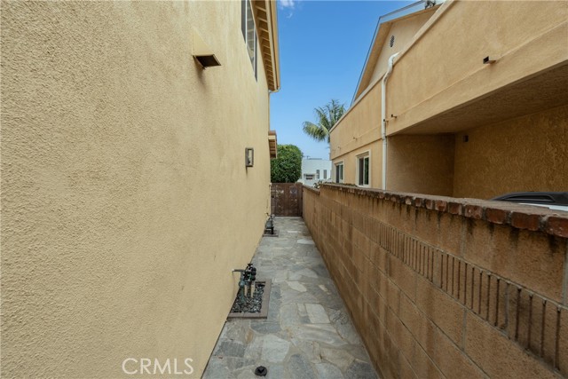 Detail Gallery Image 26 of 37 For 1888 Plaza Del Amo, Torrance,  CA 90501 - 4 Beds | 2/1 Baths