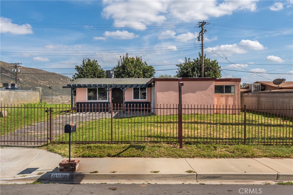 3250 Apple Avenue