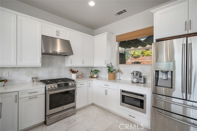 Detail Gallery Image 8 of 29 For 997 Canyon Lane, Pismo Beach,  CA 93449 - 3 Beds | 2 Baths
