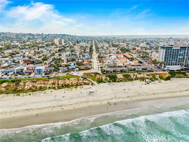 Detail Gallery Image 39 of 45 For 820 Law St, San Diego,  CA 92109 - 4 Beds | 2 Baths