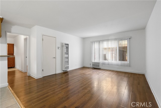 20327 Saticoy Street, 102 photo 10