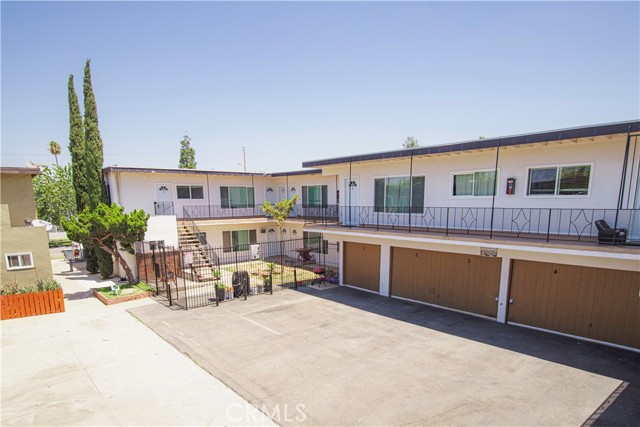 Detail Gallery Image 5 of 27 For 218 W Wilson Ave, Orange,  CA 92867 - – Beds | – Baths