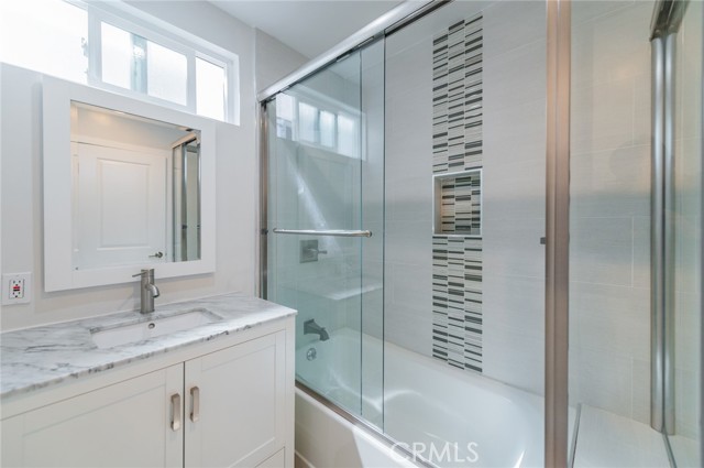 Detail Gallery Image 24 of 31 For 5212 Noble Ave, Sherman Oaks,  CA 91411 - 3 Beds | 2 Baths