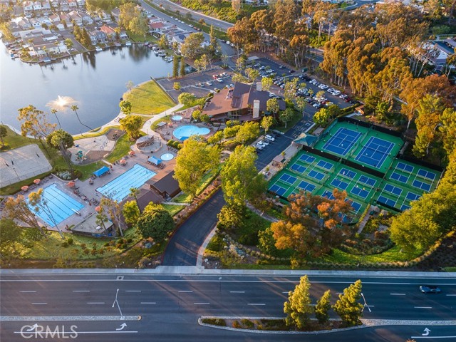 22435 Silver Spur, Lake Forest CA: https://media.crmls.org/medias/ceede763-b7f3-45b9-9fda-7780720f5c15.jpg