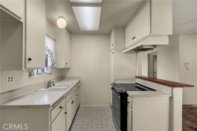 Detail Gallery Image 12 of 42 For 9452 Litchfield, Huntington Beach,  CA 92646 - 2 Beds | 1 Baths