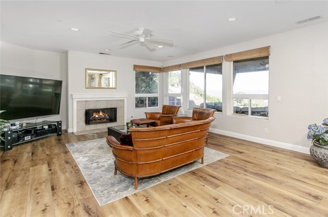 24736 Wooded Vista, West Hills CA: https://media.crmls.org/medias/ceee1322-57bd-44f3-8dc2-ee716afa3774.jpg