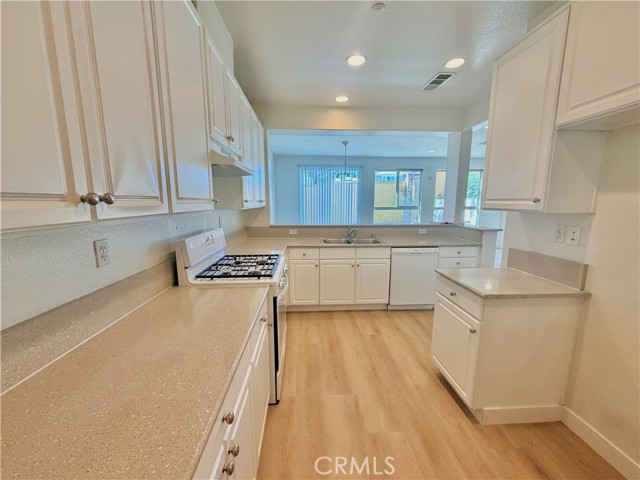 Detail Gallery Image 9 of 26 For 7161 East Ave #2,  Rancho Cucamonga,  CA 91739 - 3 Beds | 2/1 Baths