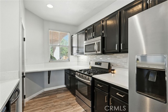 1063 Blackburn Way, Hemet CA: https://media.crmls.org/medias/ceee9eb4-a34e-4d31-a6b6-37ade0b76676.jpg