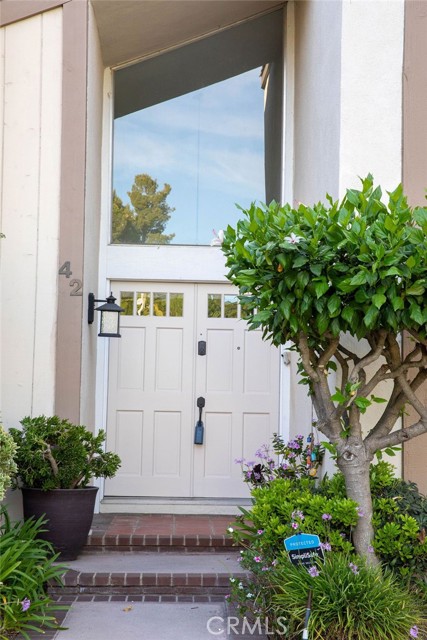 Detail Gallery Image 5 of 38 For 42 Almond Tree Ln, Irvine,  CA 92612 - 3 Beds | 2 Baths