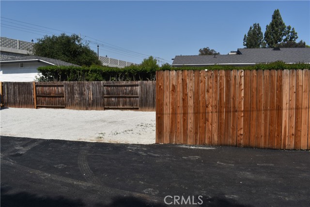 231 W Railway Street, San Dimas CA: https://media.crmls.org/medias/cef044a5-52cc-46cb-9dce-e1435812bc08.jpg