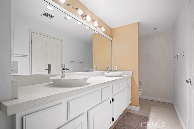 13200 Pacific Promenade, Playa Vista CA: https://media.crmls.org/medias/cef0d9b9-f89e-4830-87ce-e23d26d0b556.jpg