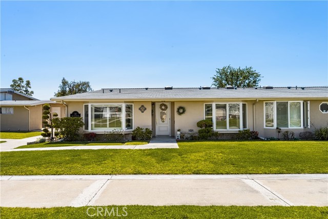 Detail Gallery Image 3 of 27 For 1581 Glenview  65-B, Seal Beach,  CA 90740 - 2 Beds | 2 Baths