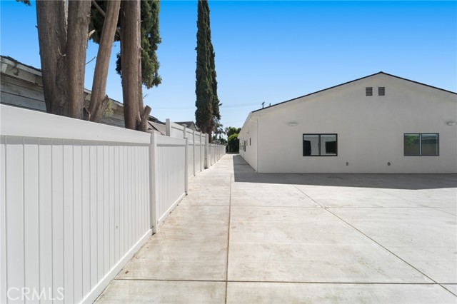 6827 Ranchito Avenue, Van Nuys CA: https://media.crmls.org/medias/cef12cba-7c4c-474f-bb87-2b9740da6d4c.jpg