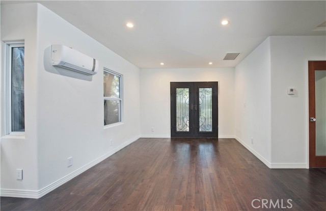 Detail Gallery Image 7 of 37 For 12413 Westminster Ave, Los Angeles,  CA 90066 - – Beds | – Baths