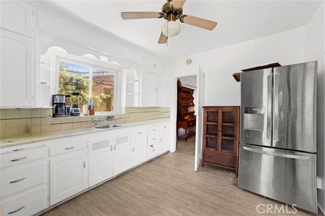 Detail Gallery Image 8 of 27 For 27126 Pacific, Highland,  CA 92346 - 3 Beds | 2 Baths