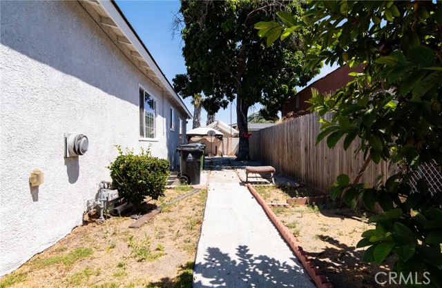 Detail Gallery Image 17 of 26 For 9608 Beach St, Los Angeles,  CA 90002 - 3 Beds | 1 Baths