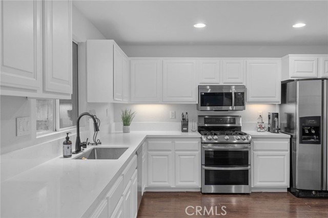 Detail Gallery Image 30 of 53 For 3547 Hawthorne Dr, Corona,  CA 92881 - 3 Beds | 2/1 Baths
