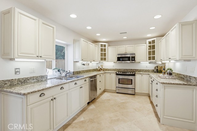 Detail Gallery Image 19 of 69 For 12030 Redcliff Ct, San Diego,  CA 92131 - 5 Beds | 3 Baths