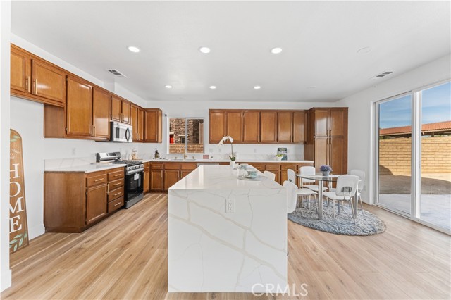 Detail Gallery Image 27 of 69 For 37920 Pisces Cir, Palmdale,  CA 93552 - 5 Beds | 4 Baths