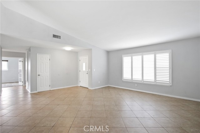 Detail Gallery Image 4 of 21 For 2839 S Walker, Ontario,  CA 91761 - 3 Beds | 2 Baths