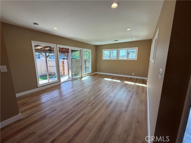Detail Gallery Image 4 of 28 For 11012 Marklein, –,  CA 91345 - 3 Beds | 2 Baths