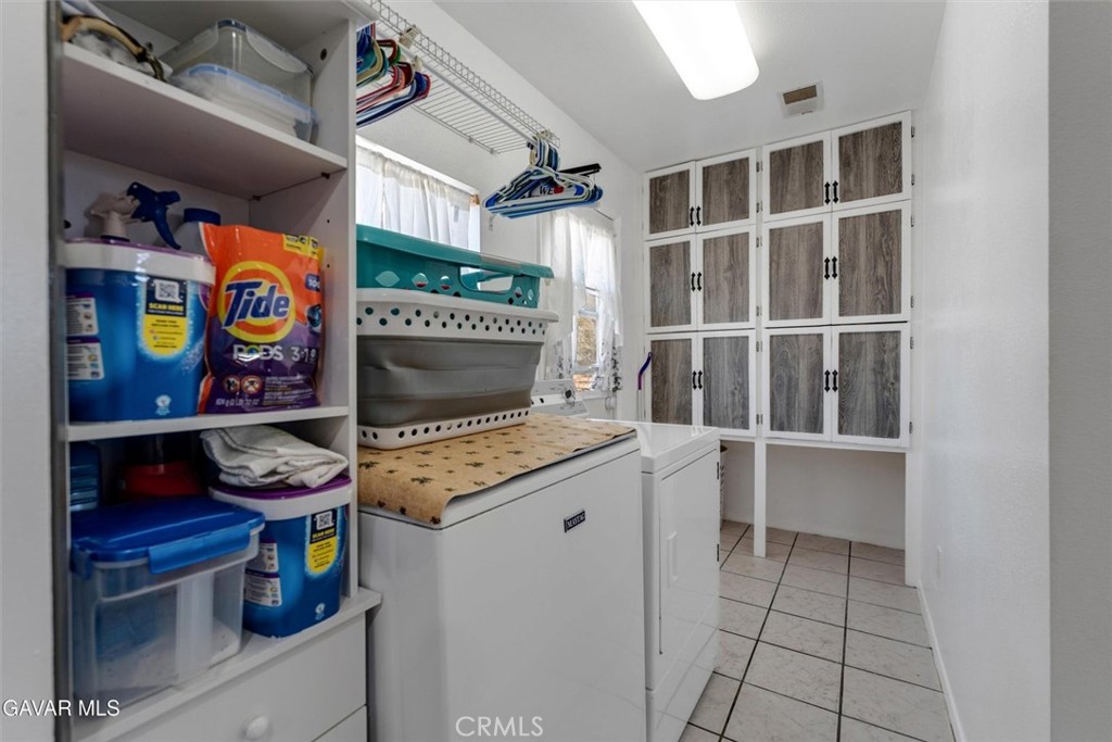 https://media.crmls.org/medias/cef3d16d-4ac2-4d2c-979c-e7400e963e2b.jpg?preset=X-Large