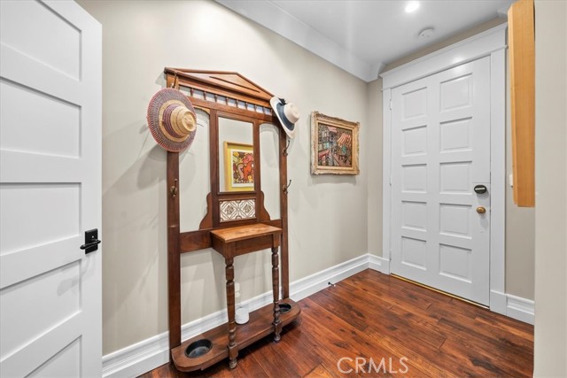 Detail Gallery Image 7 of 52 For 1167 Roxbury Dr #103,  Los Angeles,  CA 90035 - 2 Beds | 4/1 Baths