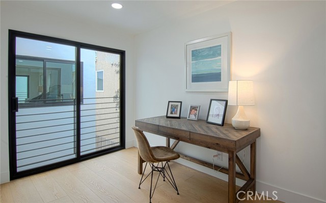 Detail Gallery Image 24 of 50 For 309 N Walnut St, Newport Beach,  CA 92663 - 4 Beds | 4 Baths