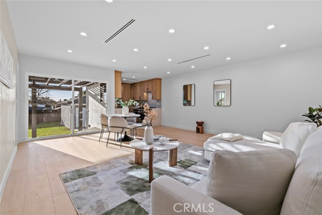 Detail Gallery Image 10 of 47 For 3141 N Frederic, Burbank,  CA 91504 - 3 Beds | 2 Baths