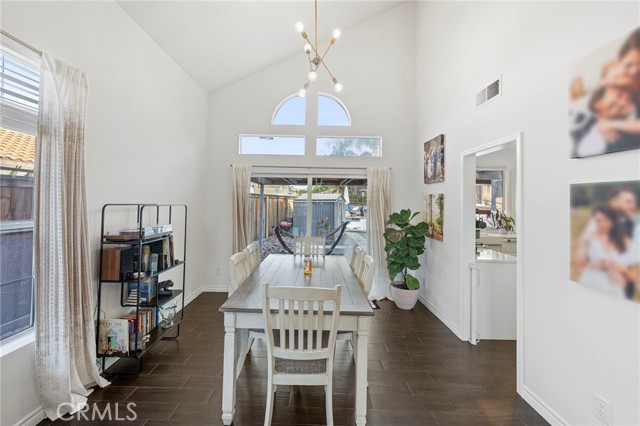 Detail Gallery Image 15 of 40 For 41717 Valor Dr, Murrieta,  CA 92562 - 4 Beds | 2/1 Baths