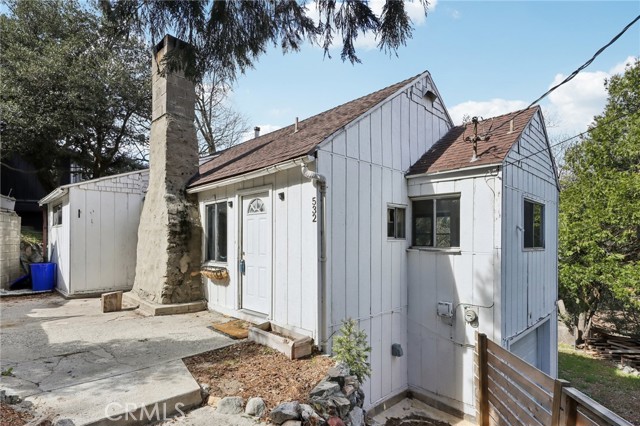 Detail Gallery Image 4 of 41 For 532 Sunset, Crestline,  CA 92325 - 3 Beds | 1/1 Baths