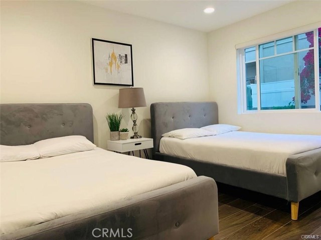 4818 Satsuma Avenue, North Hollywood CA: https://media.crmls.org/medias/cef7052f-6dca-4363-8354-af5a2d0453e3.jpg